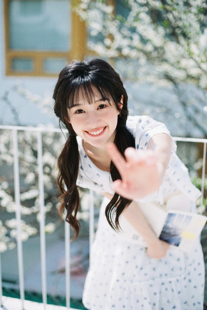 假面女郎 封面