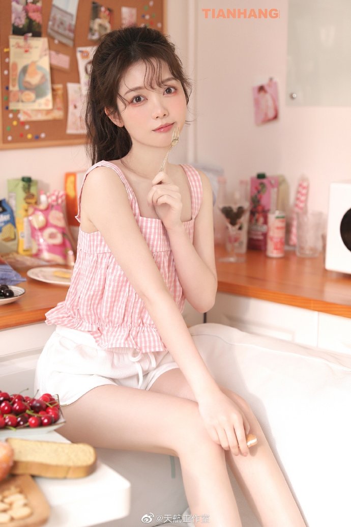 与凤行 封面